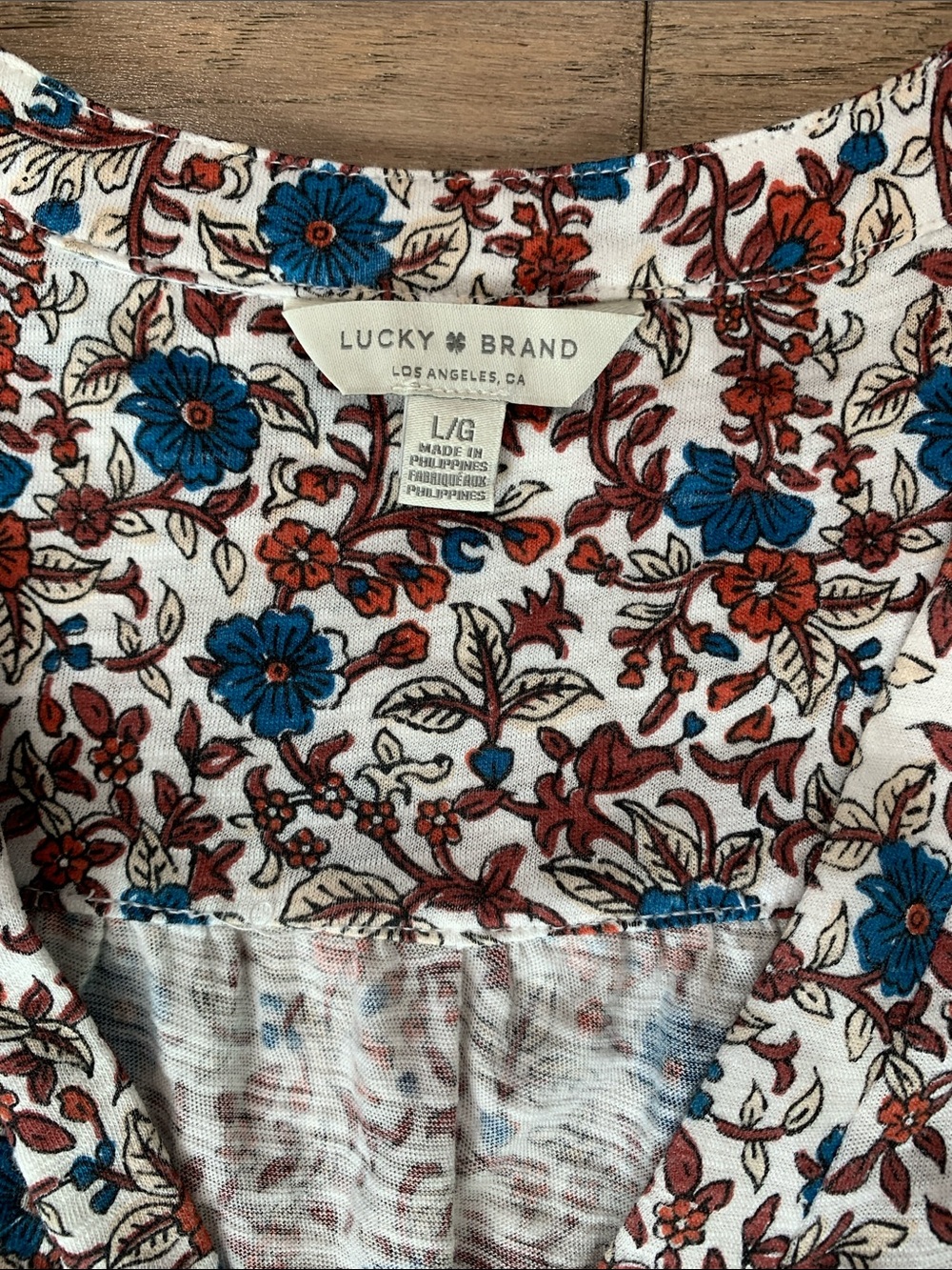 Lucky Brand Ivory Floral V-Neck Top with Blue & Rust Print Size Large - Picture 2 of 8
